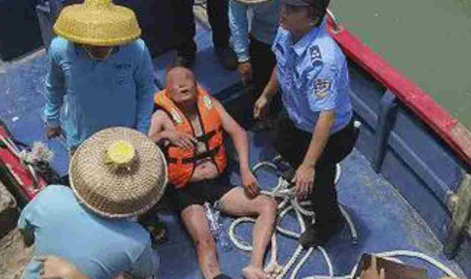 父子台风天海边玩被卷入大海 从海南漂流26小时到广东