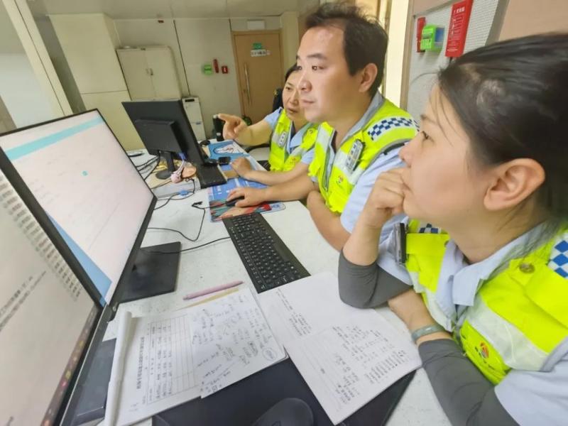 5辆网约车违规共用绕城包缴卡 收费站追缴逃费6331元