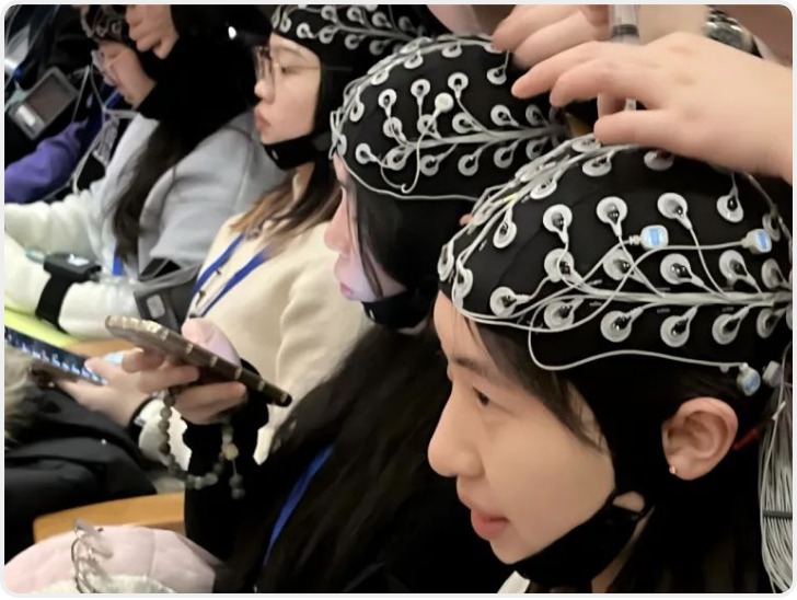 网友强势围观！清华惊现“神秘高科技组织” 校方回应