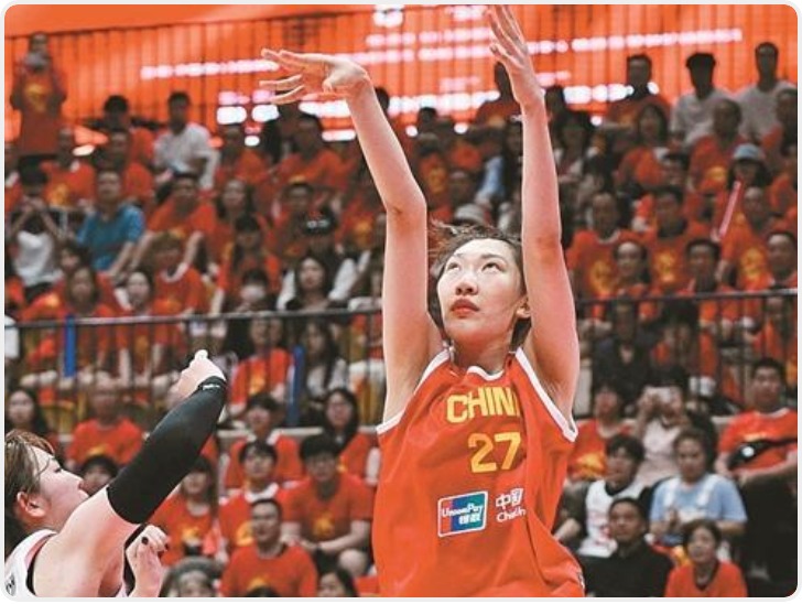“双塔”擎天势难撼  古城热土见证中国女篮热身赛三连胜