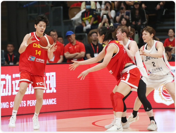 杨舒予高效“双塔”闪耀，中国女篮热身赛西安站力擒日本 