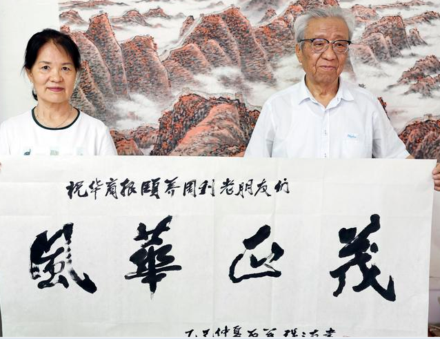 画家张三友：老了活成“老顽童”   永远都是风华正茂