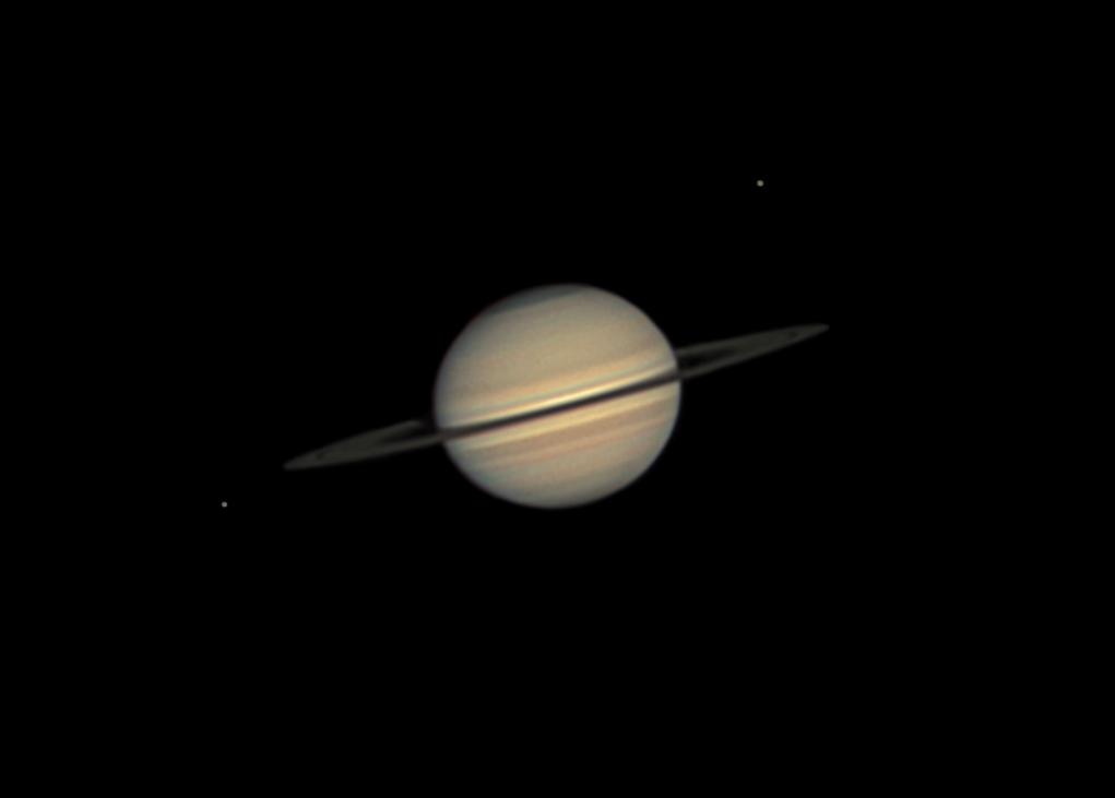 时隔36年 海王星与土星再次近距离“相聚”夜空