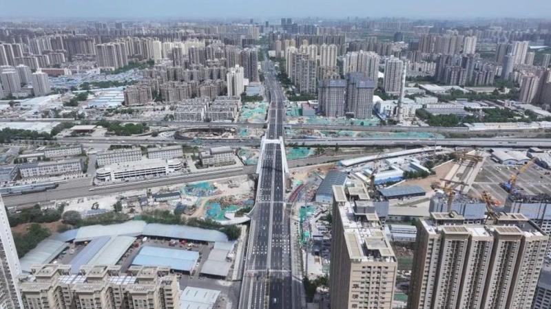 工期186天道路全长1.1公里 广运潭大道跨绕城高速立交工程开工