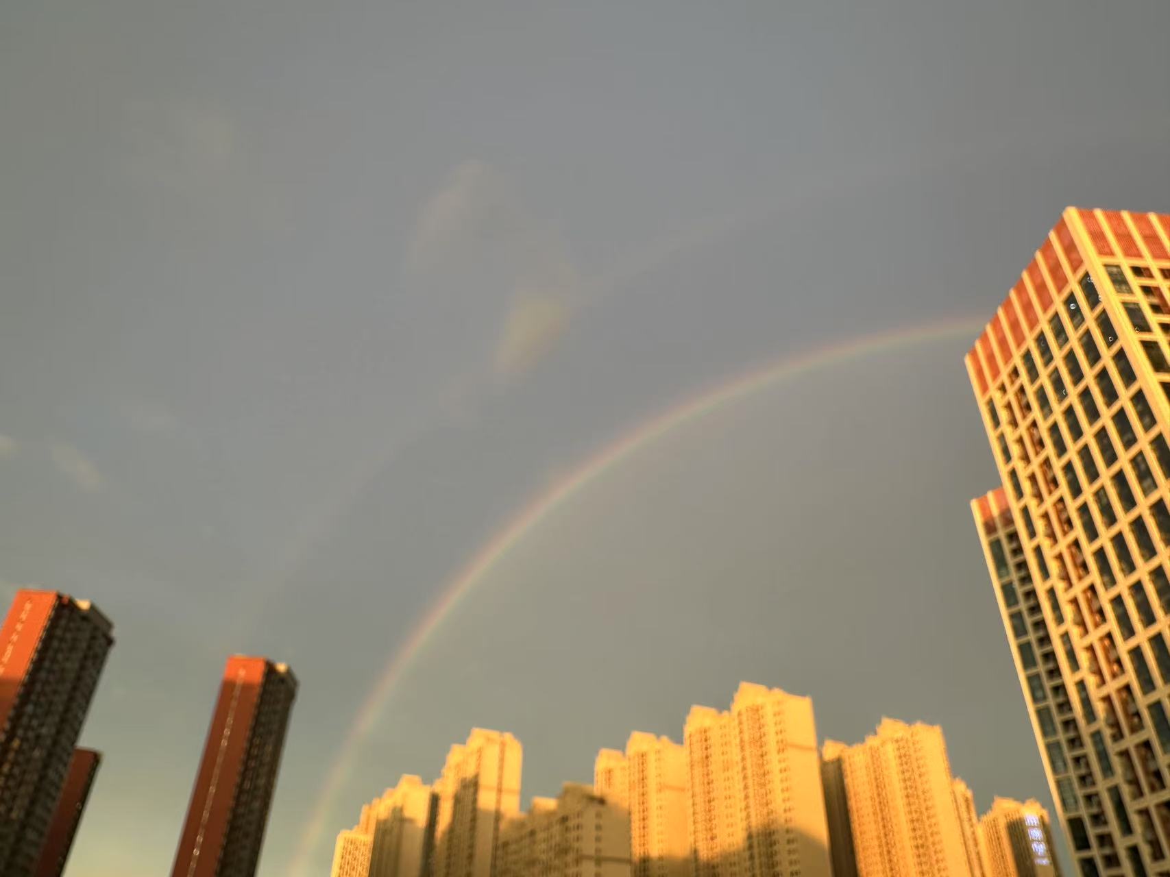 太美了 西安南三环雨后双彩虹惊艳亮相 