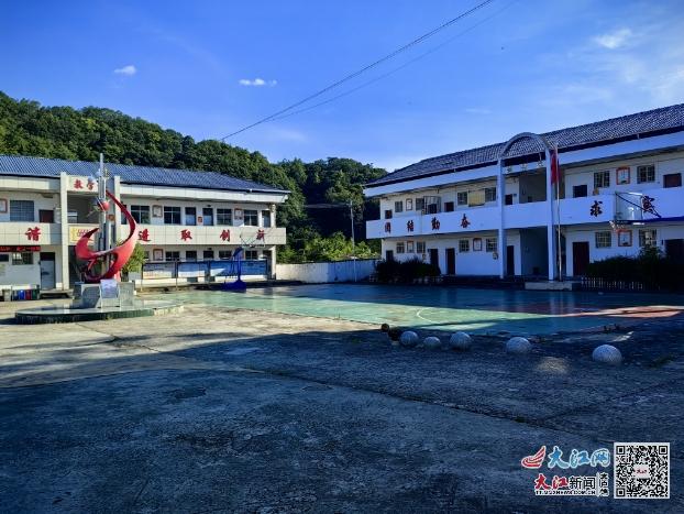 “一个人的毕业典礼” ——彭泽县海形学校七位老师守护一个人的课堂