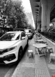 这些路段车辆违停问题记者已向交管部门反映