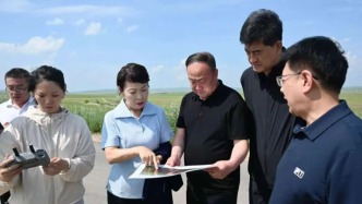 调研途中发现疑似破坏草原现象 自治区政府主席现场核查
