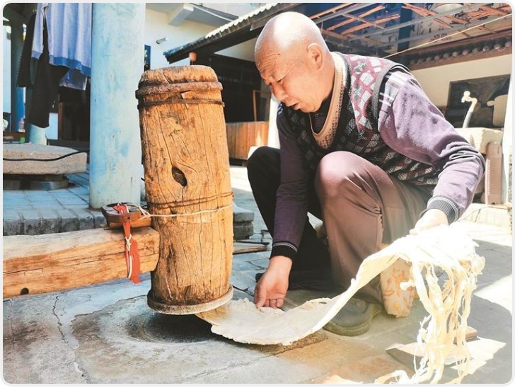 一张纸 两千年