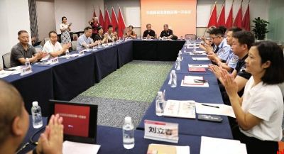 华商报首届28位民生观察员正式“履职”