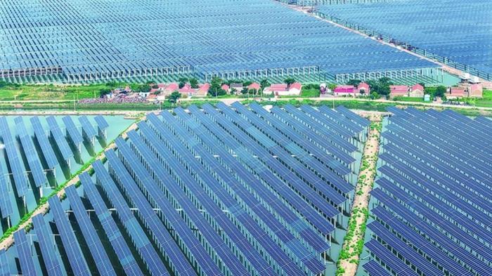 A photovoltaic project in east China's Lianyungang City. (File photo: Courtesy of Lianyungang government website)
