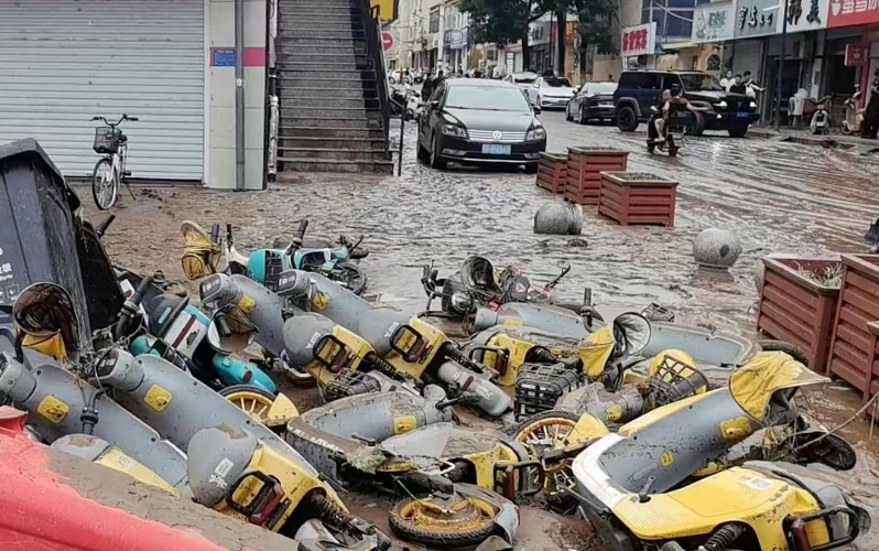 河北阜平遇强降雨 全县共转移1289户4655人
