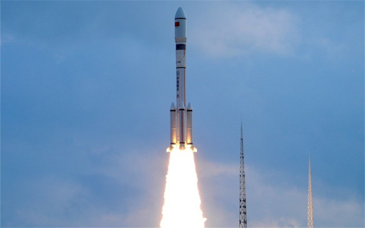 震撼现场视频！我国成功发射卫星互联网低轨卫星