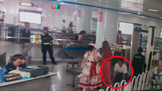 行拘5日！一男子在昆明地铁安检口偷拍裙底被抓现行