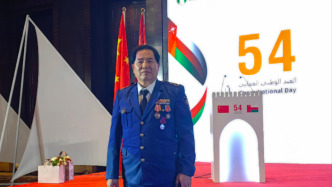 “联合国外交官”房文军的造假江湖：二人互吹互捧