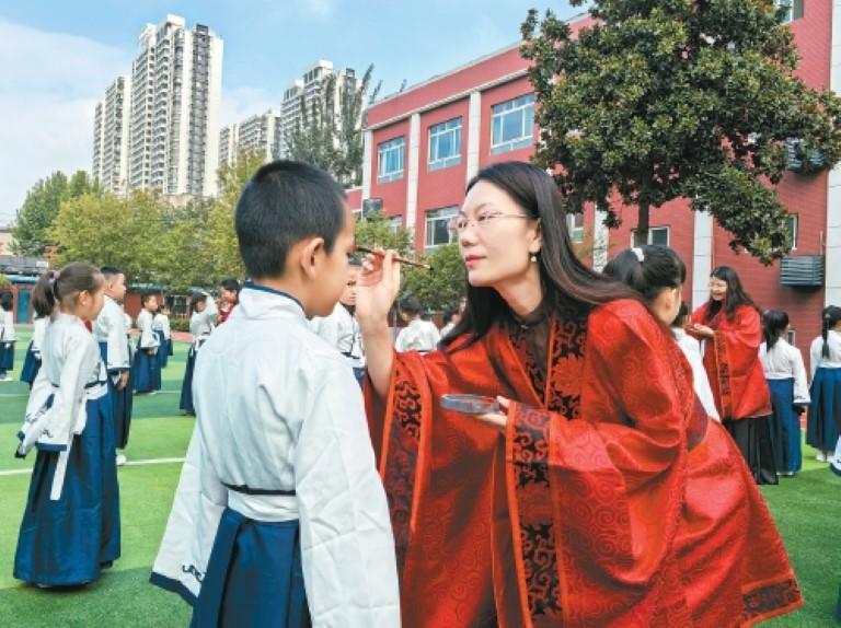 “报到日”变“入学礼”  西安中小学迎新活动尽显教育温度