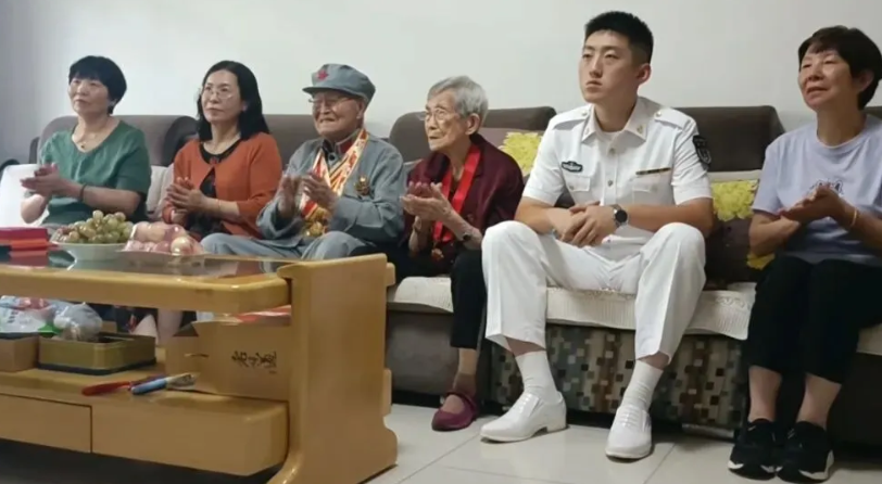 从烈士名单中“复活” 的101岁抗战英雄车发通——替牺牲的战友见证盛世中国