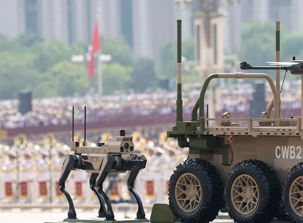 不是“机器狗”不是“洗衣机”阅兵式上的新式武器是啥？