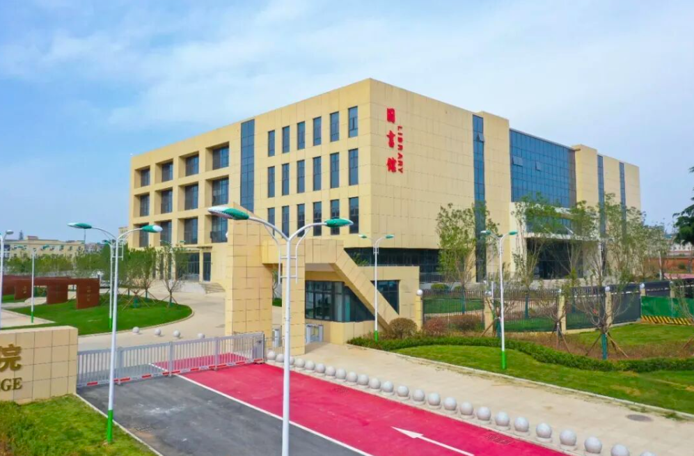 嗨，棠宝，你们好！秋天的第一面我们相约在图书馆见