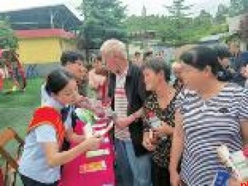邮储银行陕西省分行、中邮保险陕西分公司携手开展“金融知识进社区”公益金融教育活动