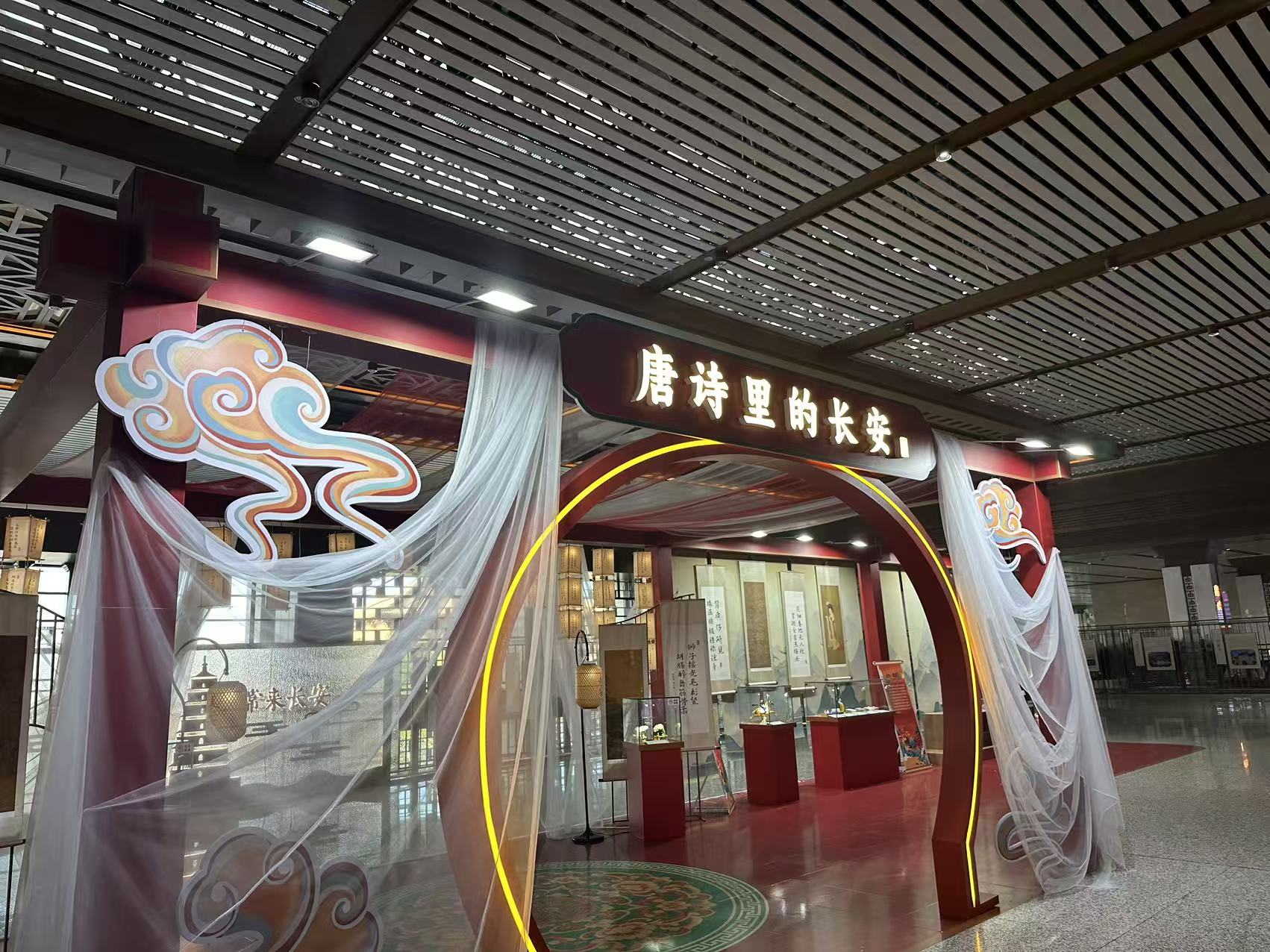 西安站“一步三展”：在火车站与唐诗长安重逢