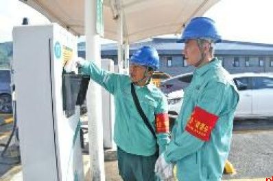 科技赋能保电 匠心守护常亮