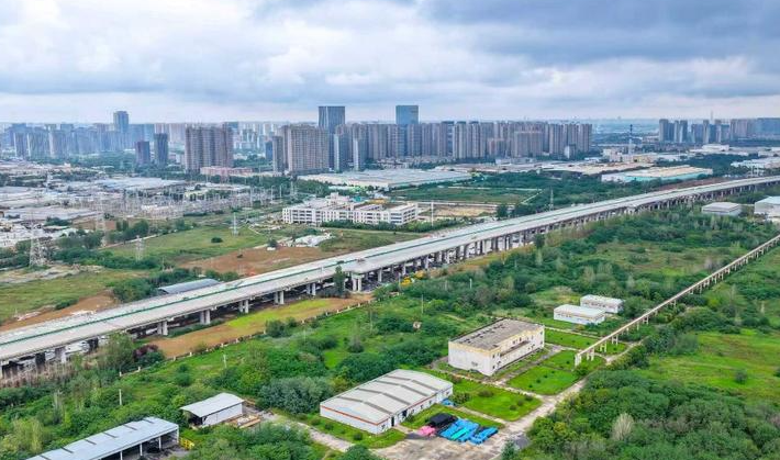 西兴高速改扩建工程突破核心瓶颈 能源金贸高架桥全幅贯通