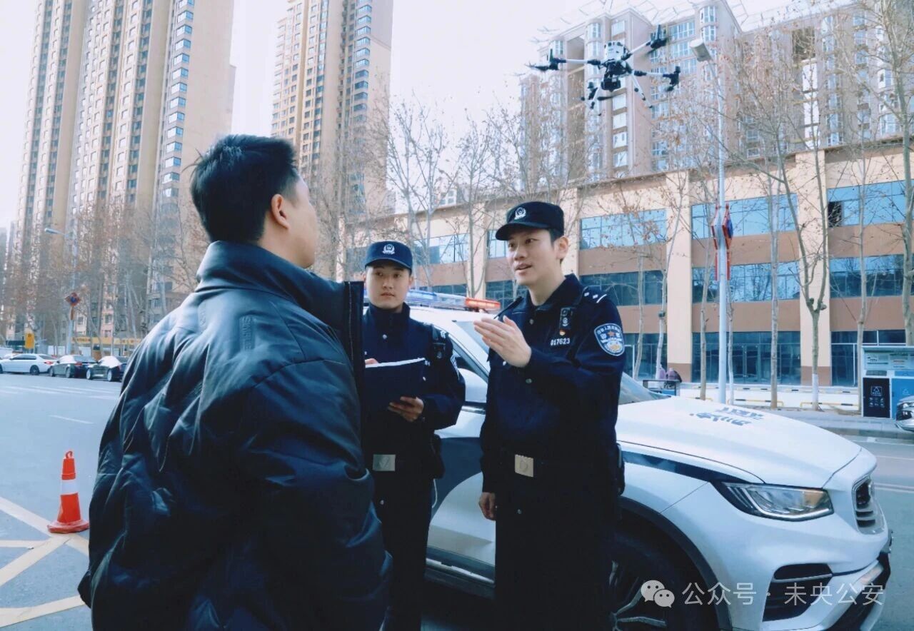 QWTX2gyZUN716A8H.jpg fbb661fb88145659c7f3d1cce37652e7.jpg