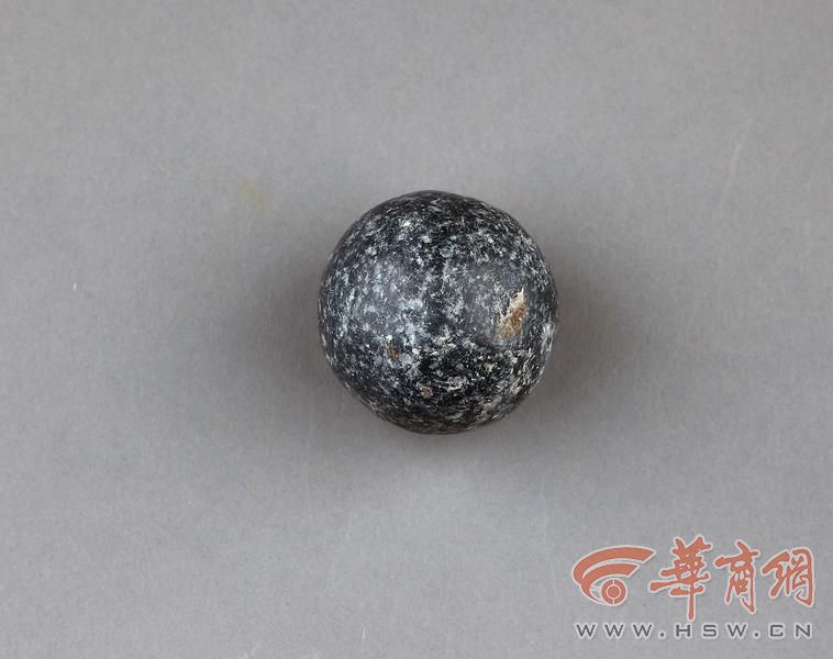 图三十 石球H88②：58.JPG