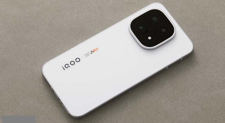 iQOO 15 手机确认采用单层主板设计