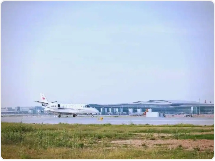 西安咸阳国际机场南二跑道试飞成功 年底将正式启用