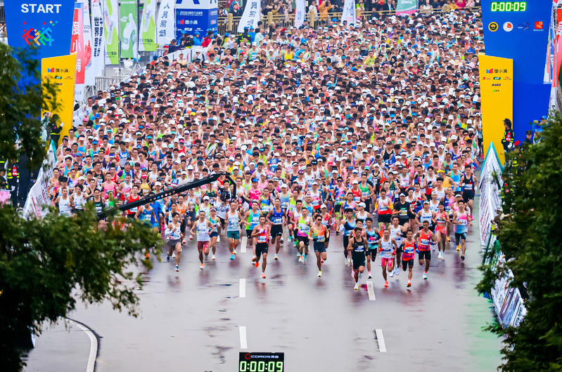 西安马拉松19日开赛 3.8万人激烈角逐