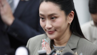 泰国前总理佩通坦宣布辞去为泰党党首职务