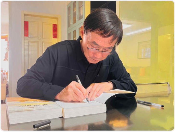从小听故事耳濡目染   73岁退休文旅局长写出87万字的“西安故事”