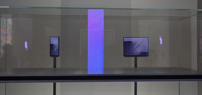 全球首款内折三折叠手机