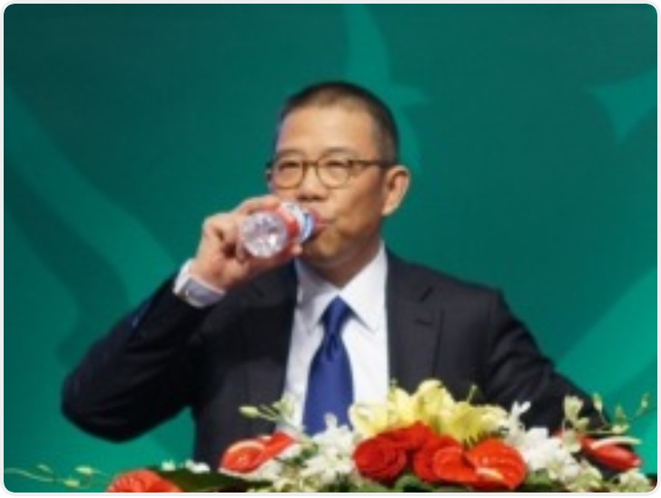 钟睒睒第四次成为中国首富 新质生产力企业家榜单表现亮眼