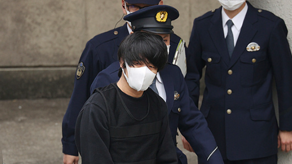 安倍晋三枪击案嫌疑人认罪 承认检方起诉内容