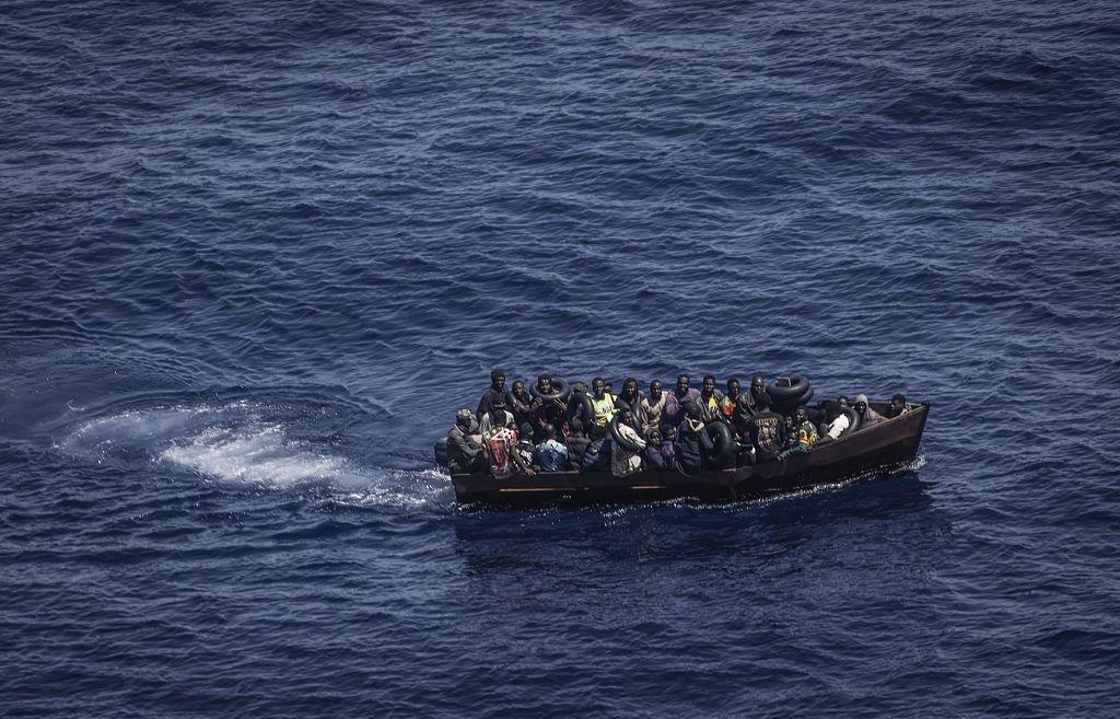 利比亚附近海域一偷渡船沉没 18人丧生18人失踪