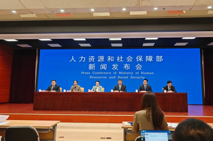 今年9月全国城镇调查失业率5.2% 较8月下降0.1%