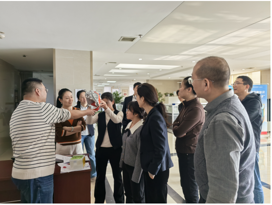 kAxDbQ4tdLGffN3G.png image.png