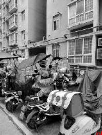 环境卫生差 车辆“霸道” 西安这些小区管理问题亟待解决