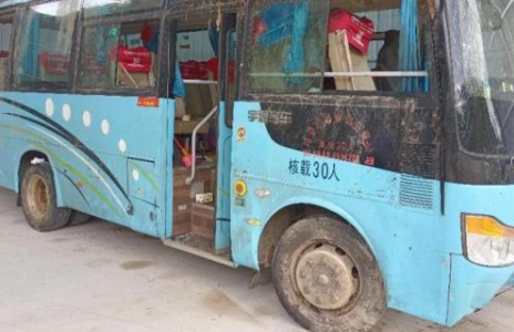 大客车超速过弯侧翻致5名初中生轻伤 广东公布调查报告