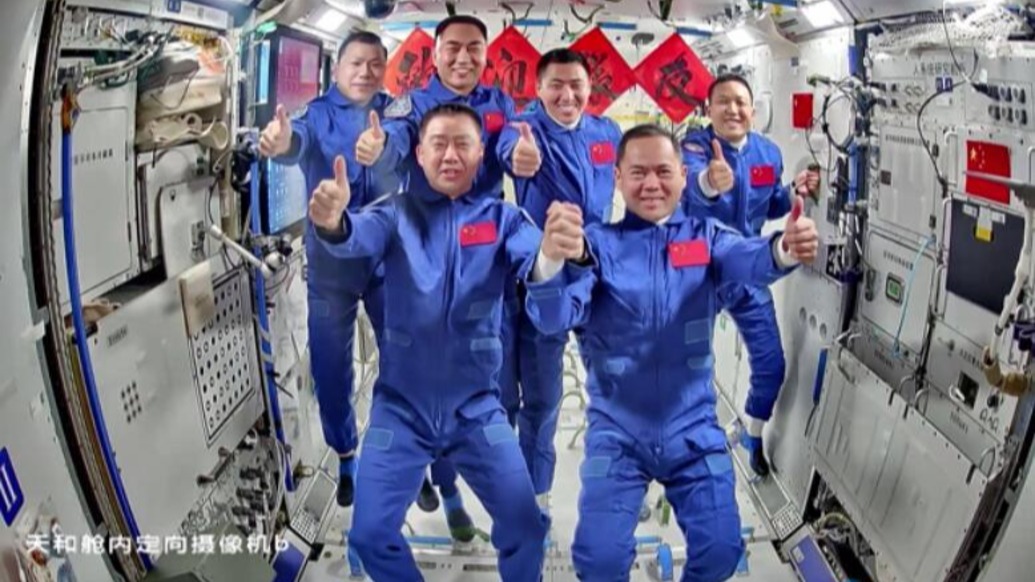 神舟二十一号航天员乘组顺利进驻“天宫”