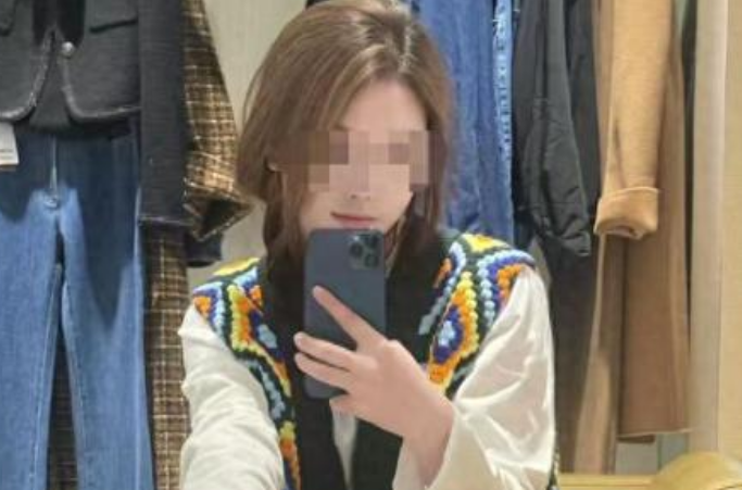 女子遭家暴开车逃跑撞死丈夫：丈夫爬上机盖被甩到车门