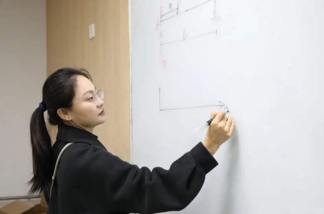 Mw9uk5bchIayVeip.png image.png