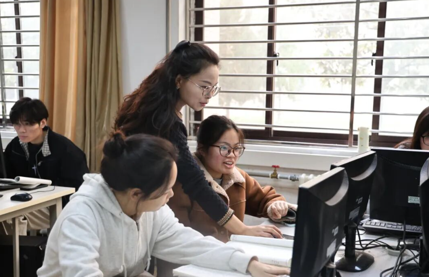 UPDj3sDBhjAOgmY0.png image.png