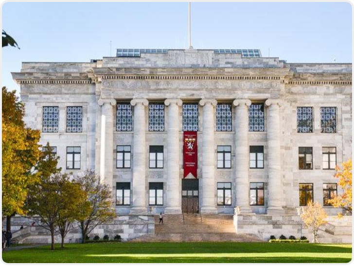 美国哈佛医学院爆炸案两名嫌疑人被捕