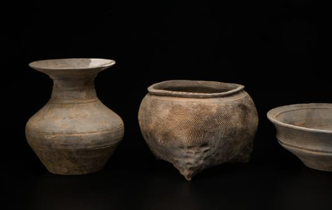 西安市灞桥区张家坡墓地发现战国积石墓和唐代塔墓