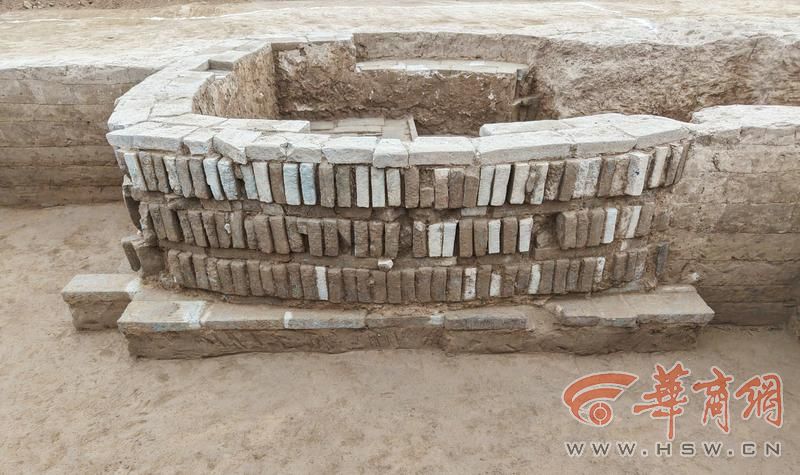 图10 M144墓室南壁及夯土基址.jpg