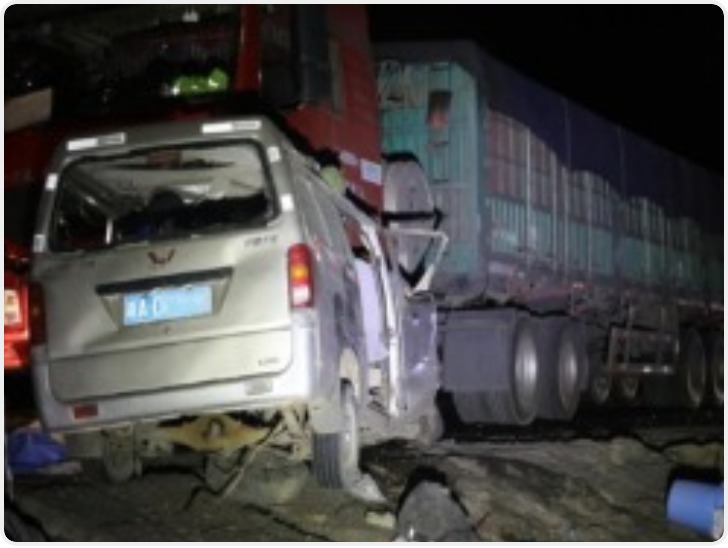 面包车深夜撞上大货车致5死 新疆昌吉州公布事故调查报告